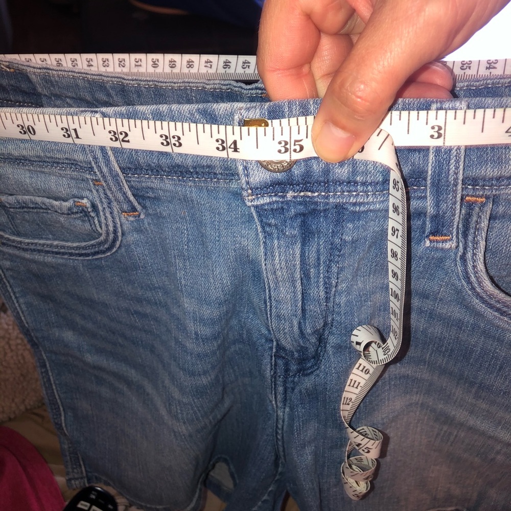 Levi’s jean shorts - Picture 4 of 5